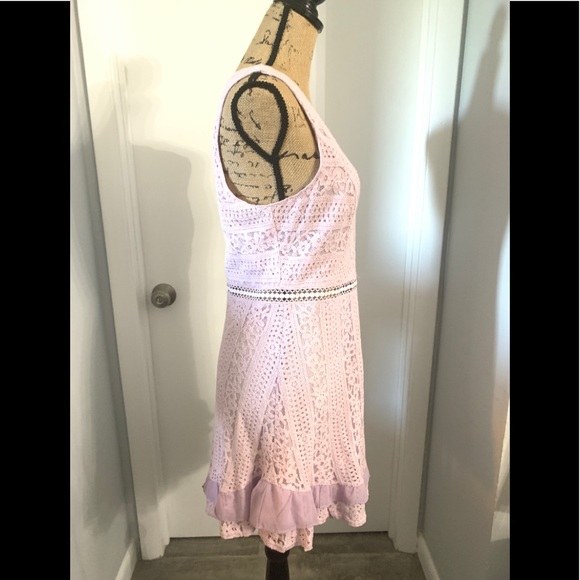Lulu’s Lace Pink Lilac Dress - Picture 4 of 6